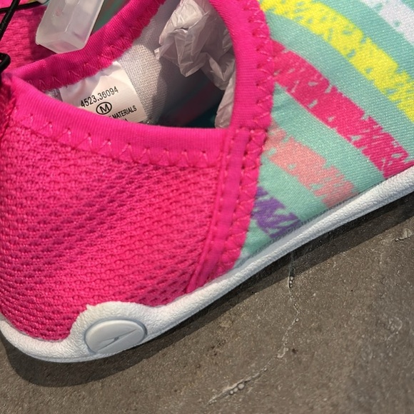 Speedo Kids multicolor water shoes,UV protection,slip on,pull tab,tread,light - Picture 5 of 8